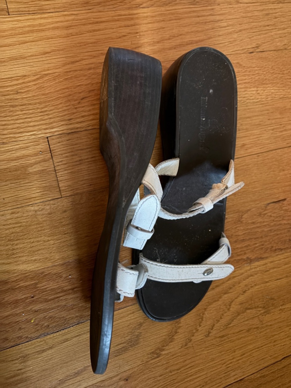 Etienne Aigner Gabel White Brown Leather Sandals Size 8 1/2 - Picture 3 of 5